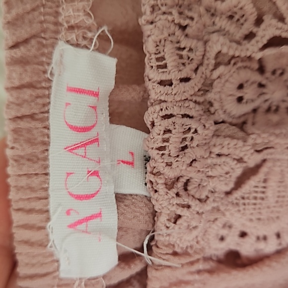 🩷 5/$25 bundle Off the shoulder flowy top - Picture 3 of 4